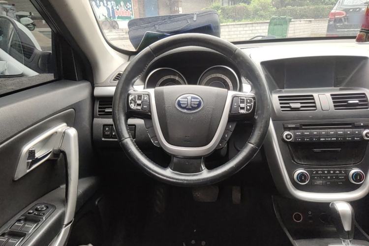 Used Bestune X80 2013 2.0L automatic luxury version Steering Wheel
