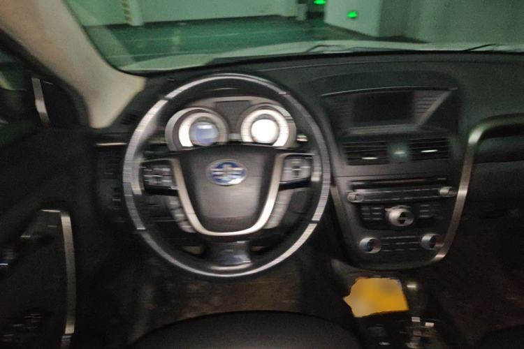 Used Bestune X80 2013 2.0L automatic luxury version Steering Wheel
