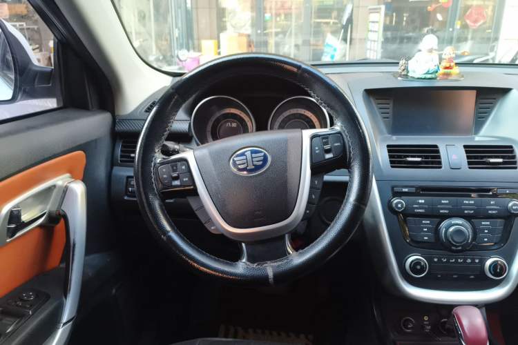 Used Bestune X80 2013 2.0L automatic comfort version Steering Wheel