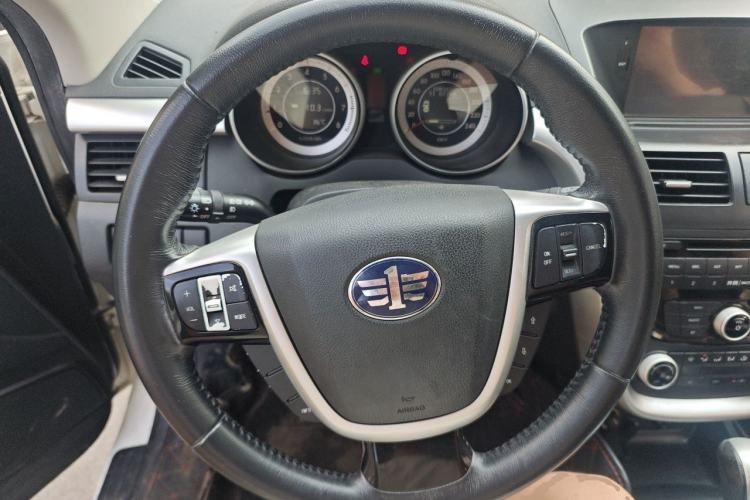 Used Bestune X80 2013 2.0L automatic comfort version Steering Wheel