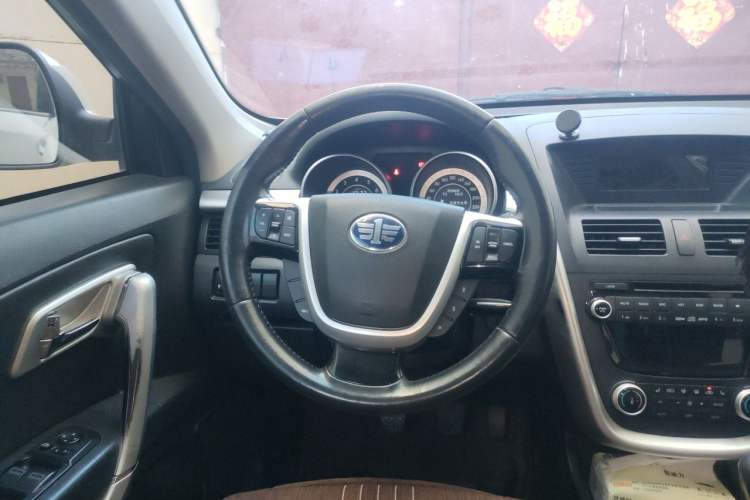 Used Bestune X80 2013 2.0L manual luxury version Steering Wheel