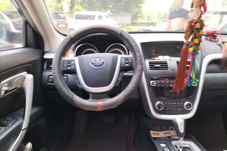 Used Bestune X80 2013 2.0L automatic comfort version Steering Wheel