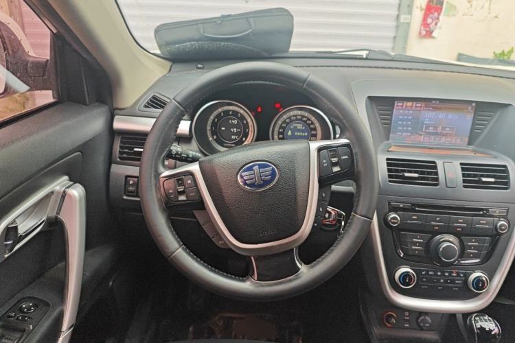 Used Bestune X80 2013 2.0L manual luxury version Steering Wheel