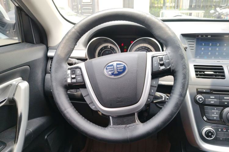 Used Bestune X80 2013 2.0L automatic comfort version Steering Wheel