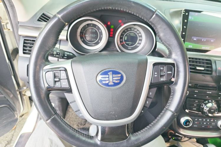 Used Bestune X80 2013 2.0L automatic luxury version Steering Wheel
