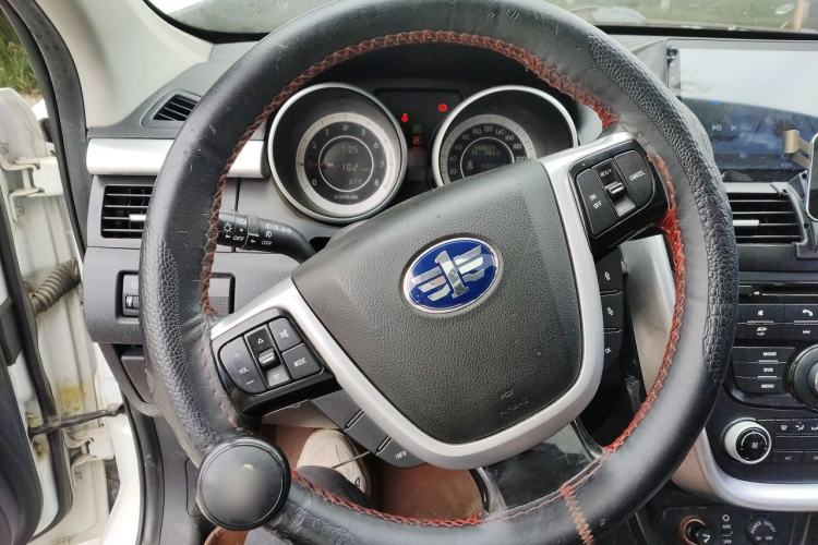 Used Bestune X80 2013 2.0L automatic comfort version Steering Wheel