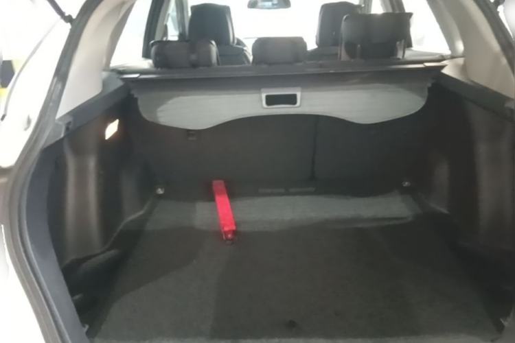Used Bestune X80 2013 2.0L automatic comfort version Trunk