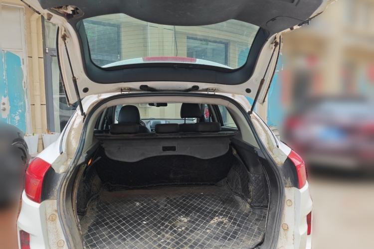 Used Bestune X80 2013 2.0L manual luxury version Trunk
