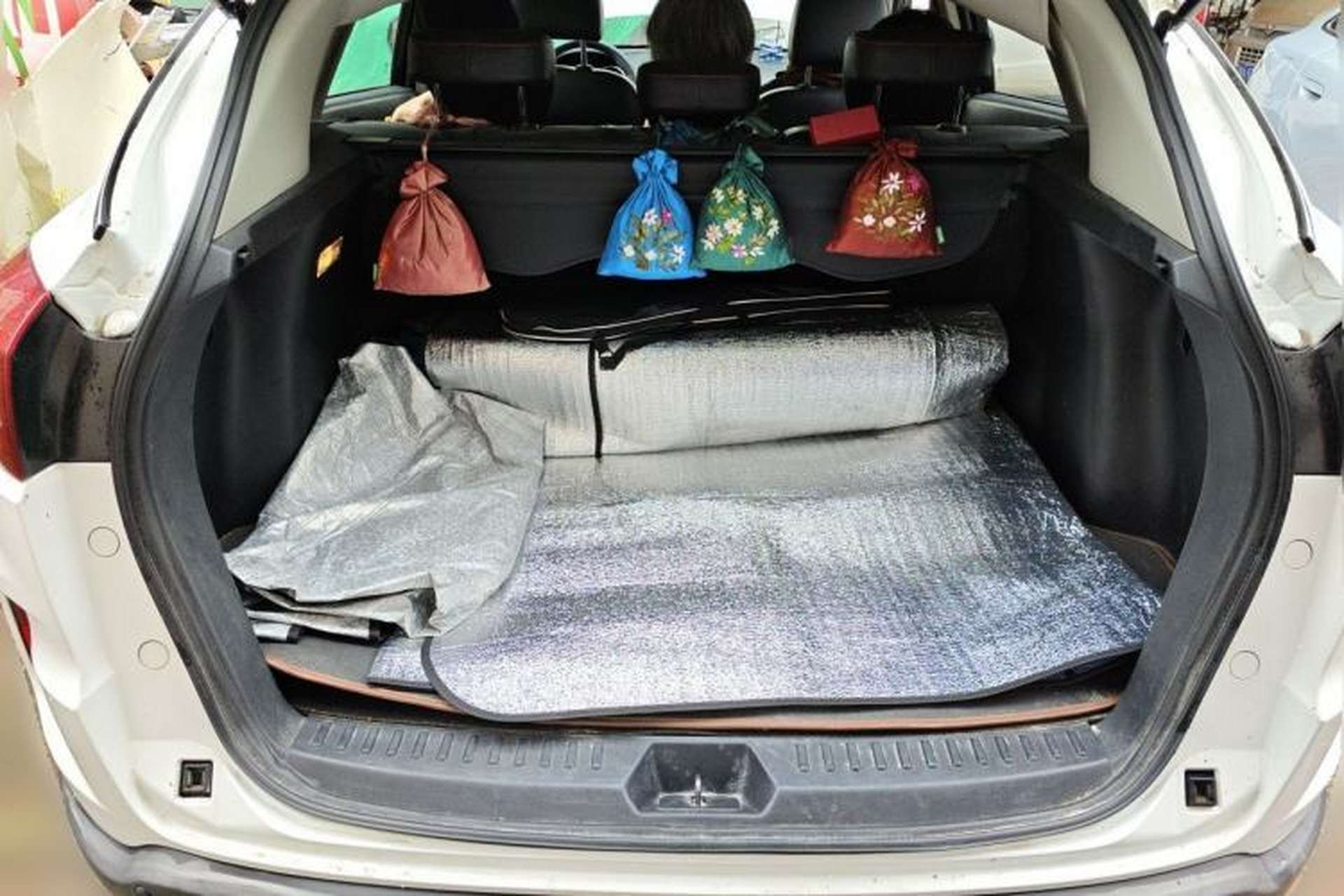 Used Bestune X80 2013 2.0L automatic luxury version Trunk