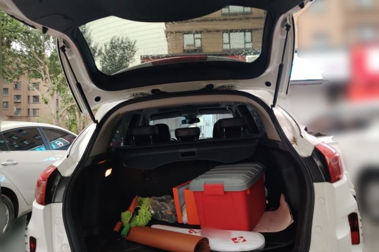 Used Bestune X80 2013 2.0L manual luxury version Trunk