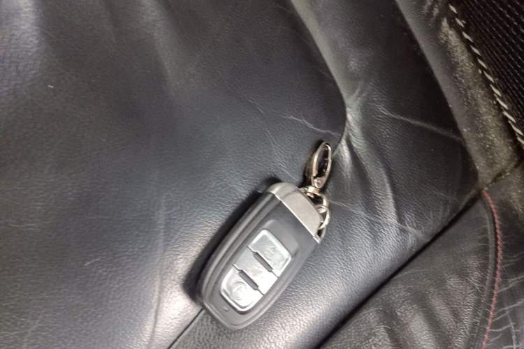 Used Bestune X80 2013 2.0L automatic luxury version Vehicle Key