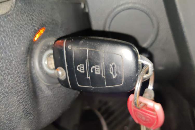 Used Bestune X80 2013 2.0L manual luxury version Vehicle Key