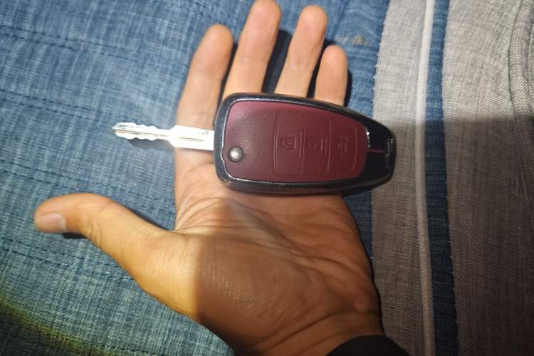Used Bestune X80 2013 2.0L automatic comfort version Vehicle Key