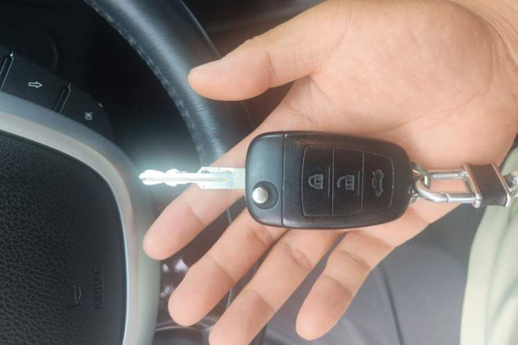 Used Bestune X80 2013 2.0L automatic comfort version Vehicle Key