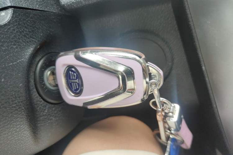 Used Bestune X80 2013 2.0L automatic luxury version Vehicle Key