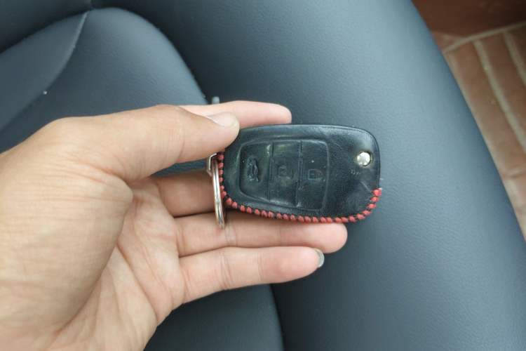 Used Bestune X80 2013 2.0L automatic luxury version Vehicle Key