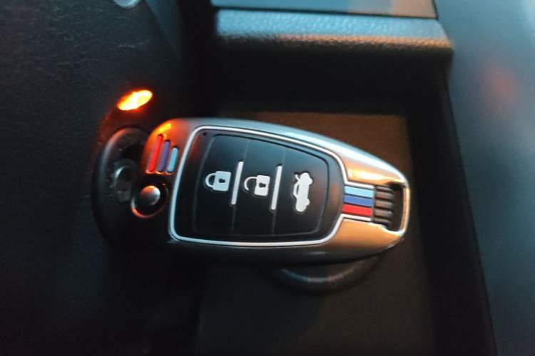 Used Bestune X80 2013 2.0L automatic comfort version Vehicle Key