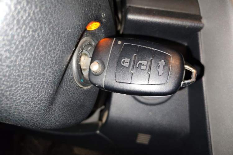 Used Bestune X80 2013 2.0L automatic comfort version Vehicle Key