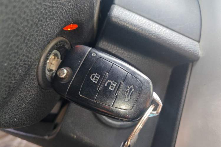 Used Bestune X80 2013 2.0L automatic luxury version Vehicle Key