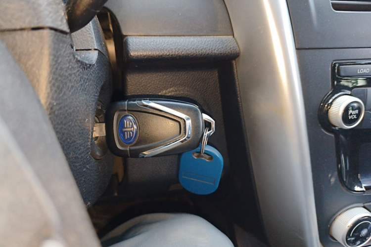 Used Bestune X80 2013 2.0L automatic comfort version Vehicle Key