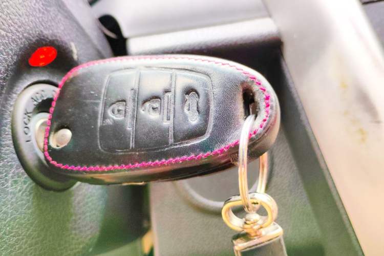 Used Bestune X80 2013 2.0L automatic luxury version Vehicle Key