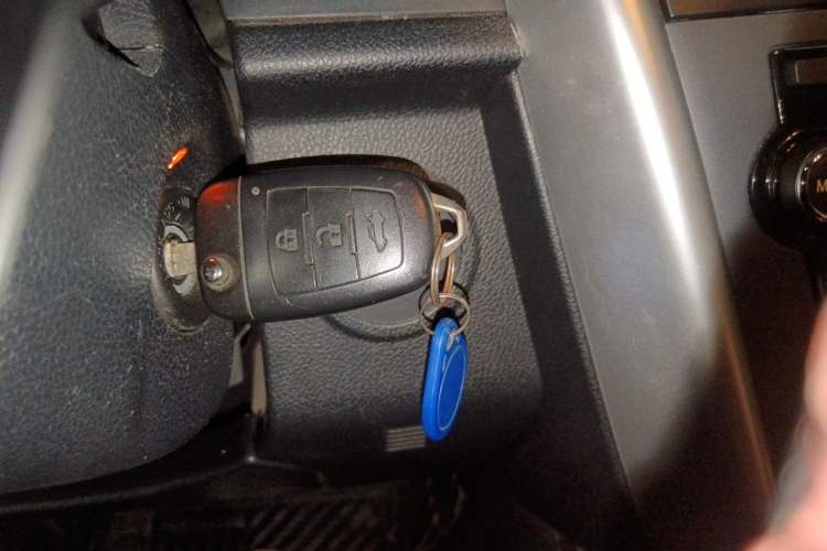 Used Bestune X80 2013 2.0L automatic luxury version Vehicle Key