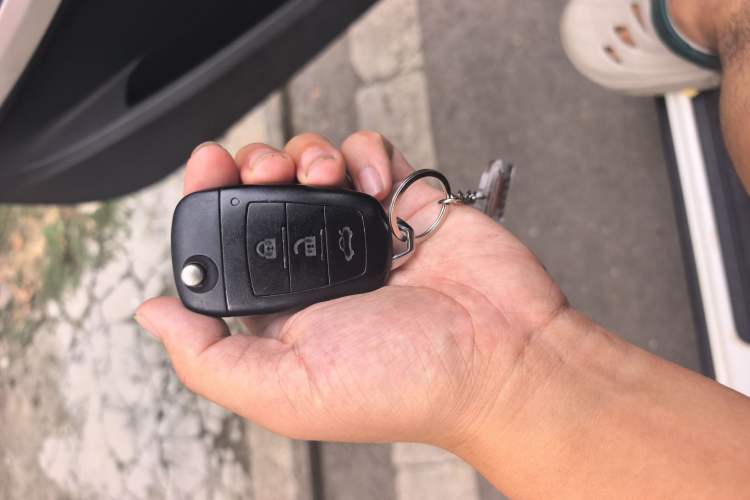 Used Bestune X80 2013 2.0L automatic luxury version Vehicle Key