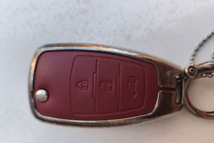 Used Bestune X80 2013 2.0L automatic comfort version Vehicle Key
