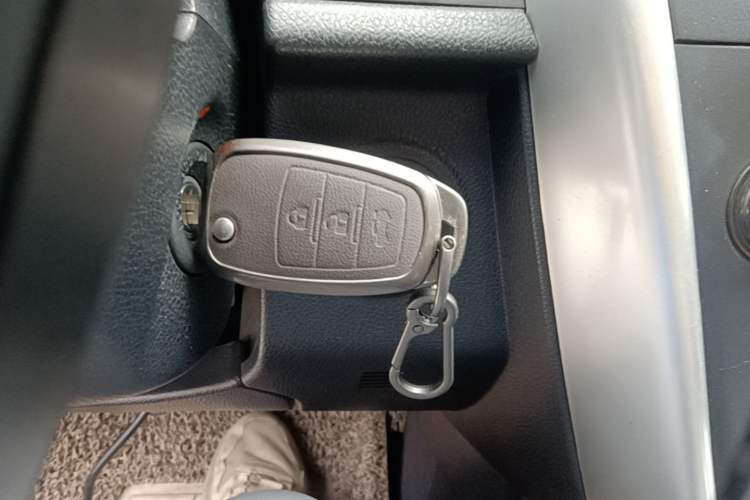 Used Bestune X80 2013 2.0L automatic luxury version Vehicle Key