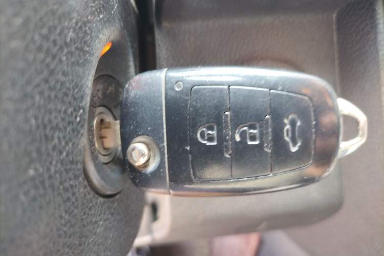 Used Bestune X80 2013 2.0L automatic comfort version Vehicle Key