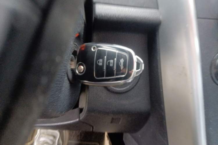 Used Bestune X80 2013 2.0L automatic luxury version Vehicle Key