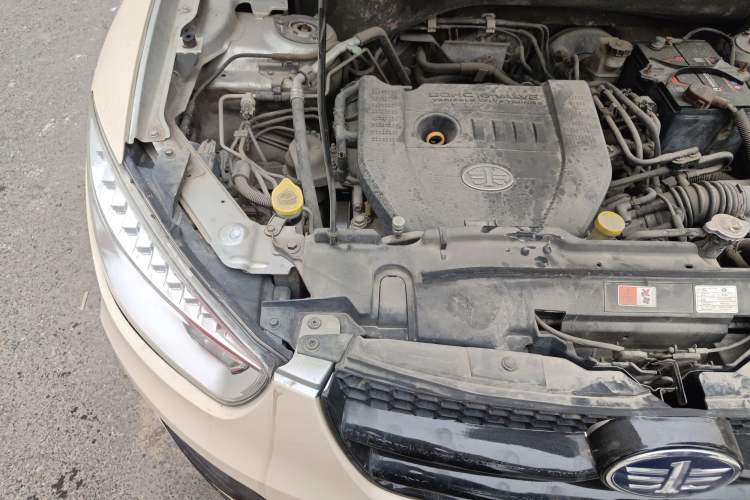Used Bestune X80 2013 2.0L automatic comfort version Engine Bay Right