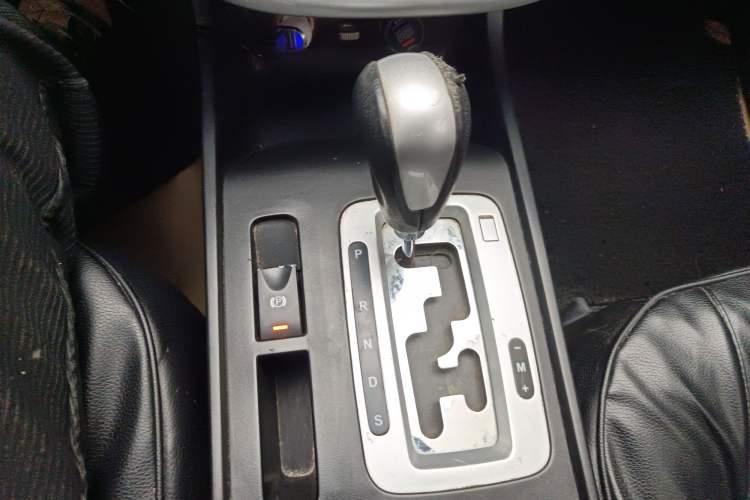 Used Bestune X80 2013 2.0L automatic comfort version Gear Lever