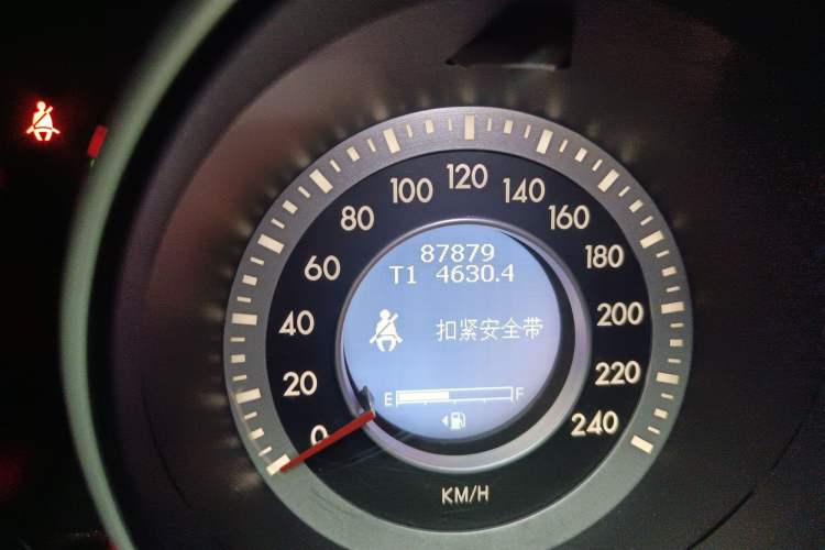 Used Bestune X80 2013 2.0L automatic comfort version Odometer Close Up