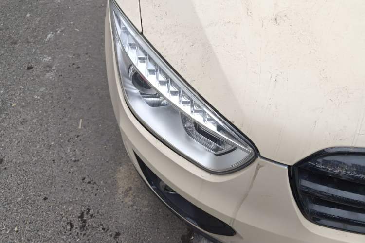 Used Bestune X80 2013 2.0L automatic comfort version Right Front Headlight