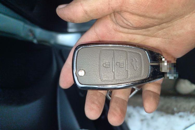 Used Bestune X80 2013 2.0L automatic comfort version Vehicle Key
