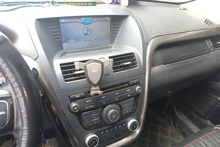 Used Bestune X80 2015 2.0L Automatic Comfort Anniversary Edition Audio And AC Panel