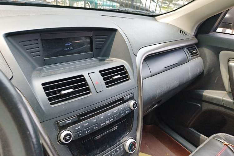 Used Bestune X80 2015 2.0L Automatic Comfort Anniversary Edition Audio And AC Panel