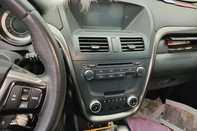 Used Bestune X80 2015 2.0L Automatic Comfort Anniversary Edition Audio And AC Panel