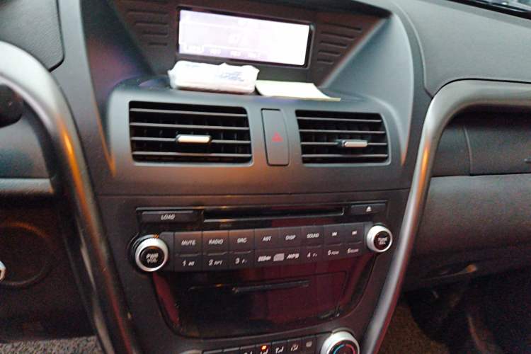 Used Bestune X80 2015 2.0L Automatic Comfort Anniversary Edition Audio And AC Panel