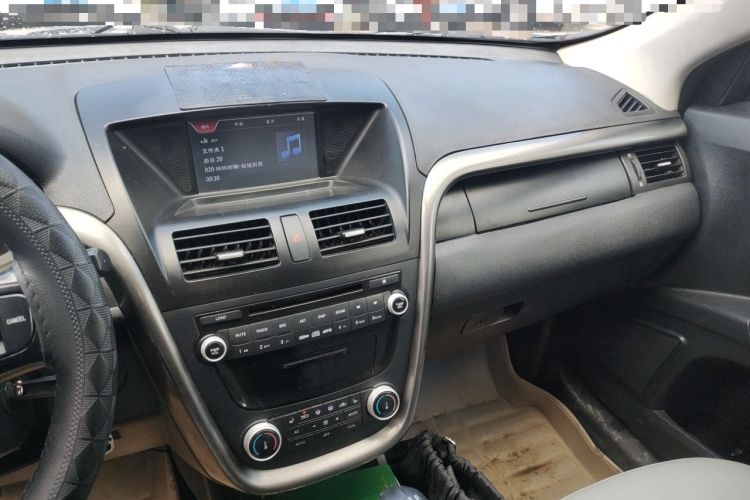 Used Bestune X80 2015 2.0L Manual Luxury Edition Audio And AC Panel