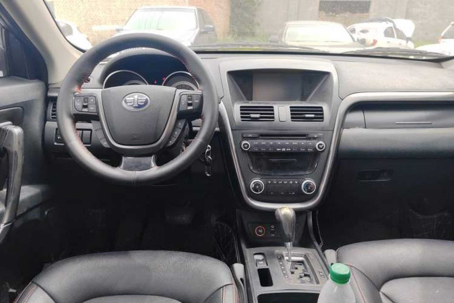 Used Bestune X80 2015 2.0L Automatic Comfort Anniversary Edition Center Console