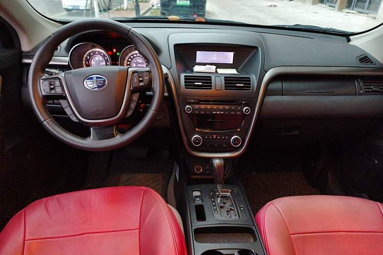 Used Bestune X80 2015 2.0L Automatic Comfort Anniversary Edition Center Console