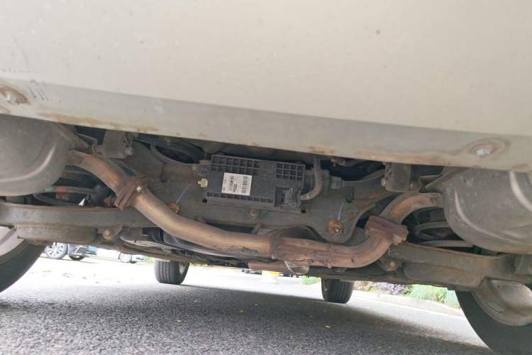 Used Bestune X80 2015 2.0L automatic luxury version Chassis Rear