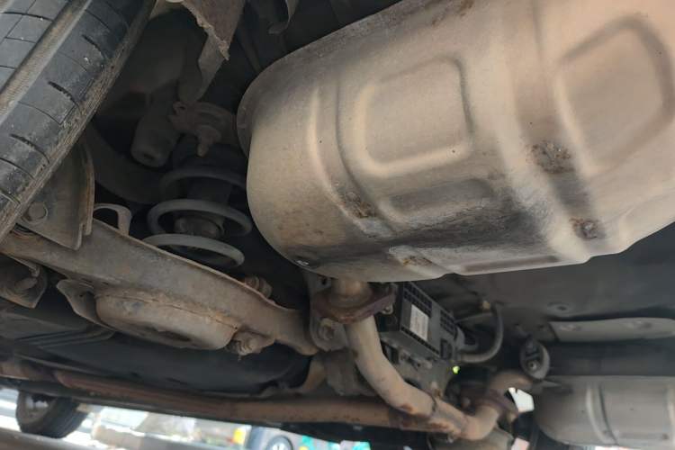 Used Bestune X80 2015 2.0L automatic comfort version Chassis Rear Left