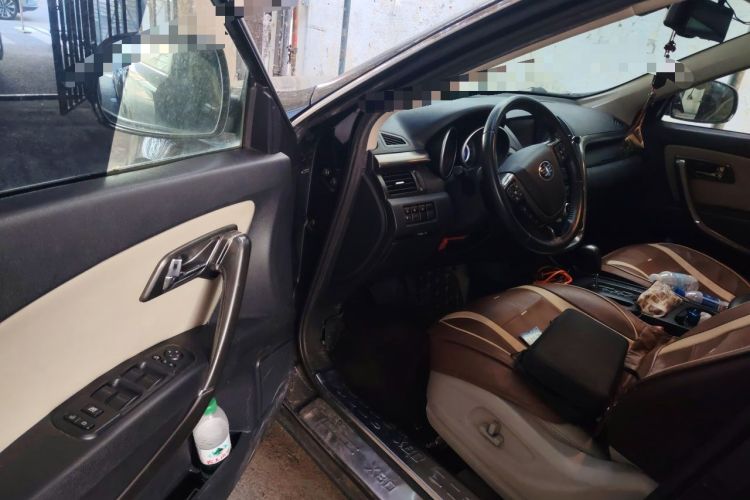 Used Bestune X80 2015 2.0L automatic luxury version Driver Seat