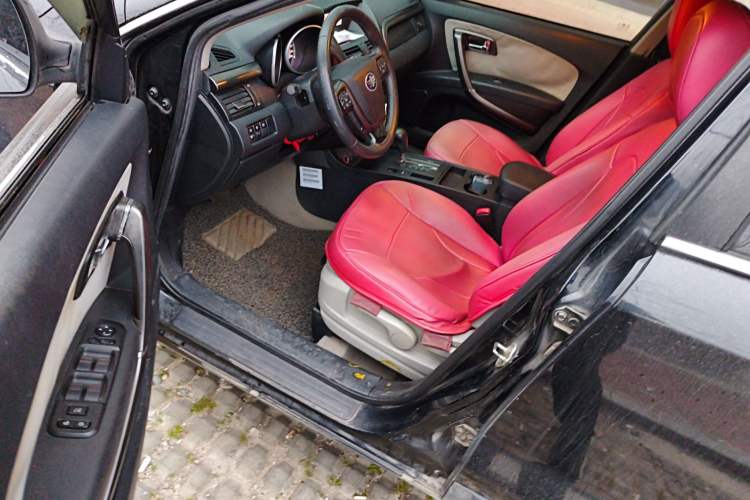 Used Bestune X80 2015 2.0L Automatic Comfort Anniversary Edition Driver Seat