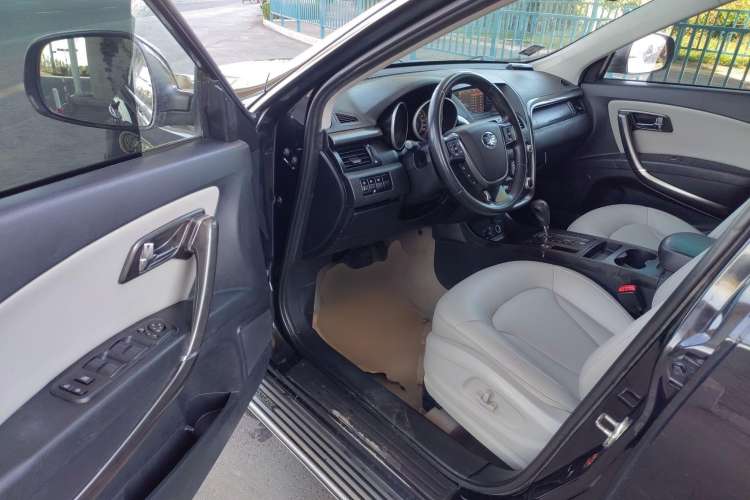 Used Bestune X80 2015 2.0L automatic luxury version Driver Seat