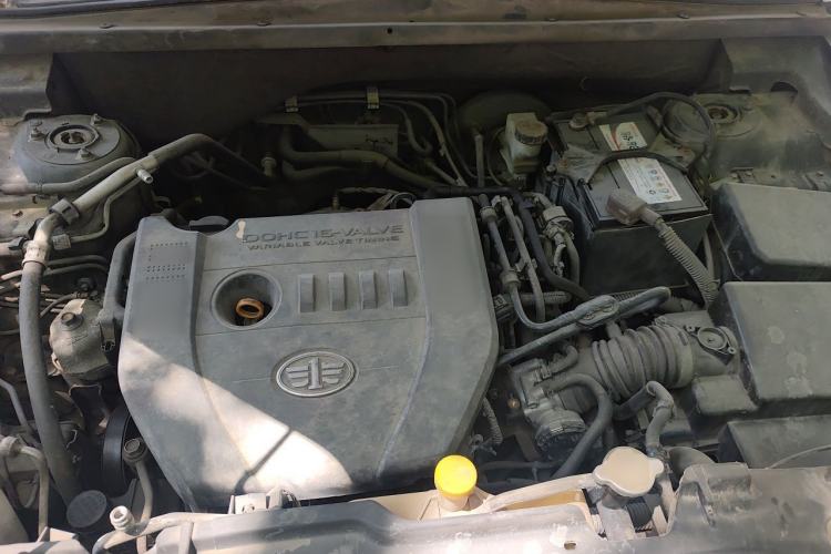 Used Bestune X80 2015 2.0L automatic comfort version Engine Bay