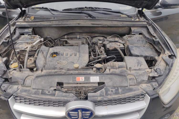 Used Bestune X80 2015 2.0L Automatic Comfort Anniversary Edition Engine Bay